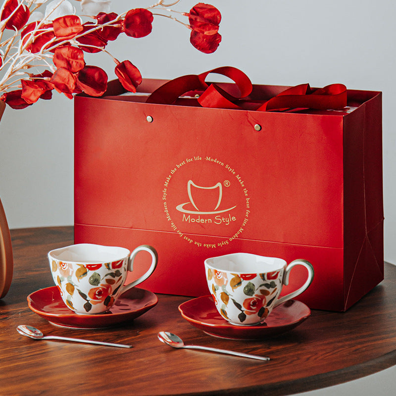 Vintage-style ceramic coffee cups, saucers, latte cups, afternoon tea cups, vintage hand-painted cups, and wedding gifts