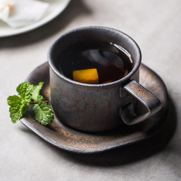 Ceramic coffee cup and saucer set, high-value Japanese latte mug, gilded vintage latte tea mug, creative couple mug